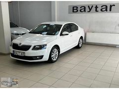 BEYAZ içi KREM_SADECE 178.000 KM DE_OCTAVİA 1.6 TDİ Elegance CR