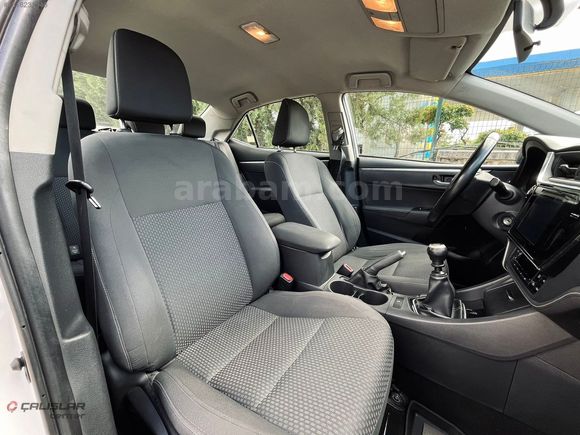 ÇALIŞLAR CENTER-2018-COROLLA-186km- DİZEL-TOUCH-DEĞİŞENSİZ