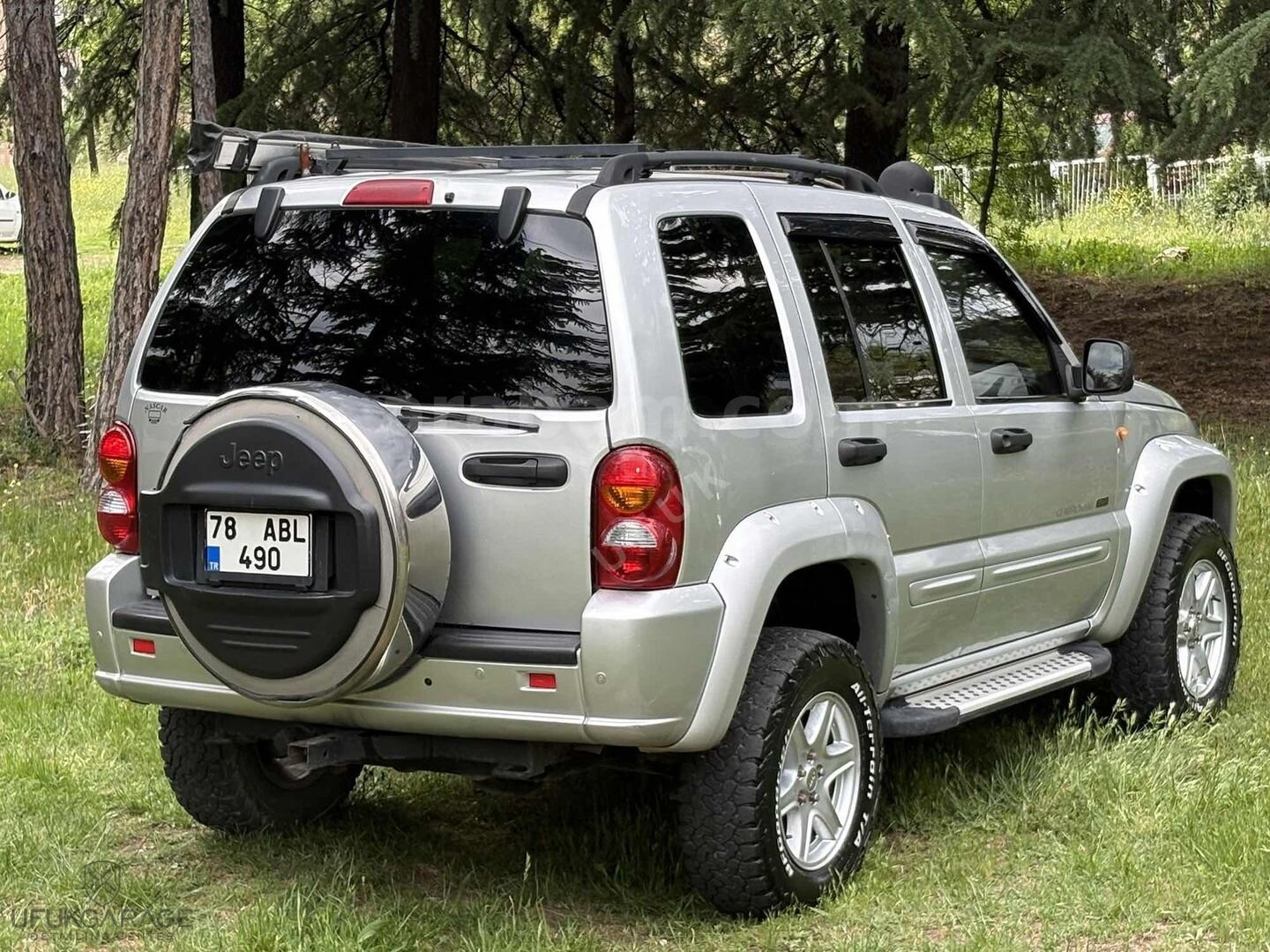 Galeriden Jeep Cherokee 3.7 Renegade 2003 Model Karabük 283.000 km Gri 4