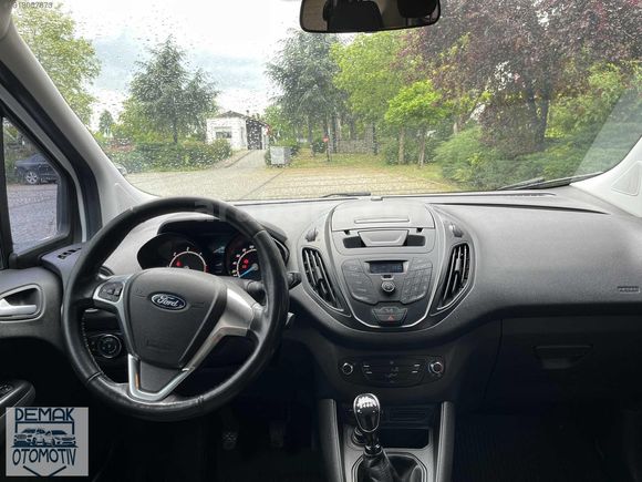 DEMAK OTOMOTİV'DEN-2020-FORD-TOURNEO-COURIER-1.5-DÜŞÜK-KM-100HP