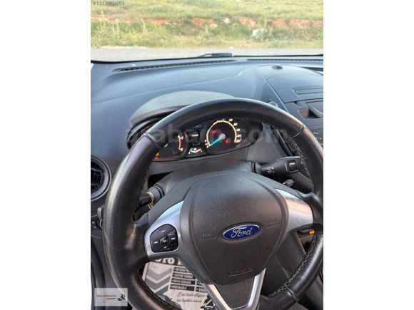 2022 MODEL FORD TOURNEO COURİER 100 HP COK TEMİZ