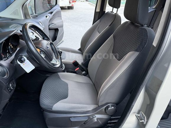"FY OTOMOTİV"OTOMOBİL RUHSATLI-DÜŞÜK KM-HATASIZ-ÇİZİKSİZ-