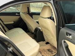 Aracımın paketi yanlış yazılmıştır 2015 comfortline paketidir içi bej en çok tutulan modelidir