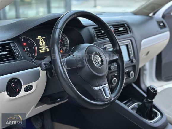 AYTEKİN'DEN__HATASIZ_İÇİ BEJ_2012__JETTA__102'BİN KM_