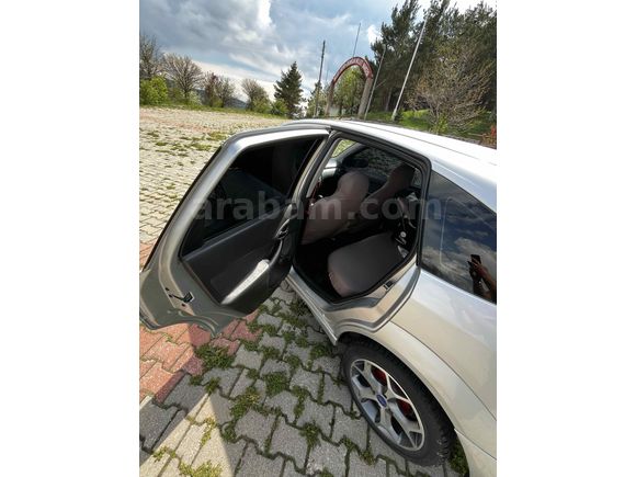 Sahibinden Ford Focus 1.6 Comfort 2003 Model 