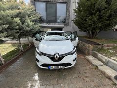 Sahibinden Renault Clio 1.0 TCe Joy 2023 Model  hatasız boyasız garaj aracı
