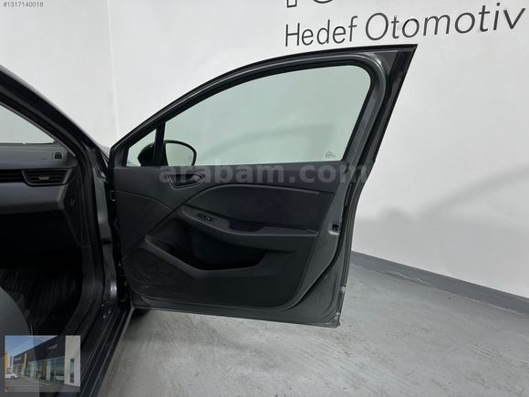 HEDEF RENAULT'DAN 0,99 KREDİ 2022 CLİO JOY XTRONİC %20