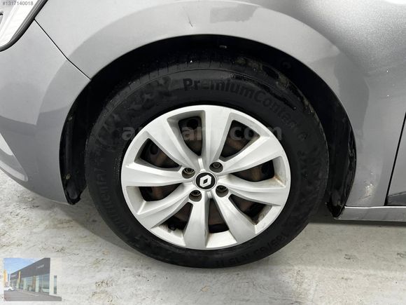 HEDEF RENAULT'DAN 0,99 KREDİ 2022 CLİO JOY XTRONİC %20