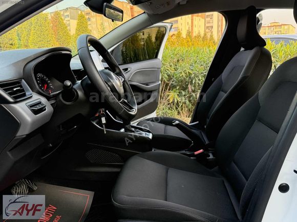 2022 MODEL CLİO 1.0 OTOMATİK 40 BİN KM TESLA EKRANLI