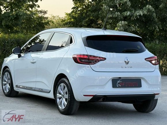 2022 MODEL CLİO 1.0 OTOMATİK 40 BİN KM TESLA EKRANLI