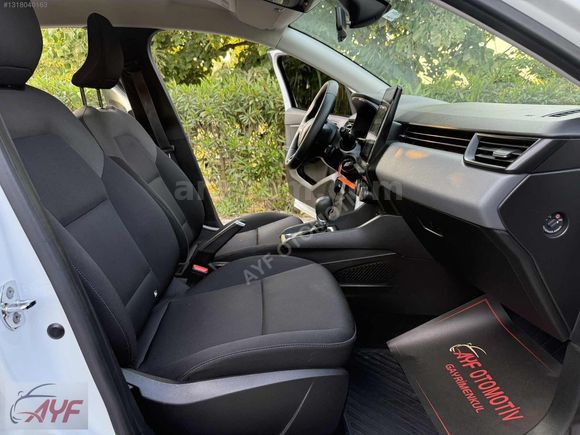 2022 MODEL CLİO 1.0 OTOMATİK 40 BİN KM TESLA EKRANLI