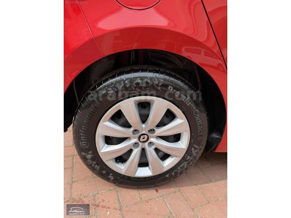 HATASIZ BOYASIZ 9 BİN KM TESLA EKRAN OTOMATİK CLİO
