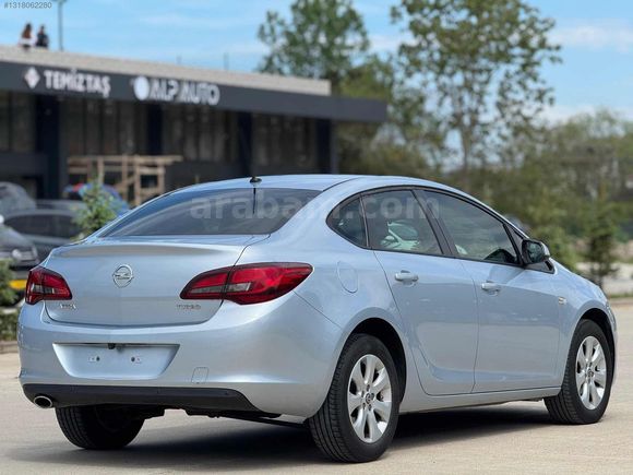 AUTO İFÖ'DEN 2017 ASTRA OTOMATİK HATASIZ DÜŞÜK KM