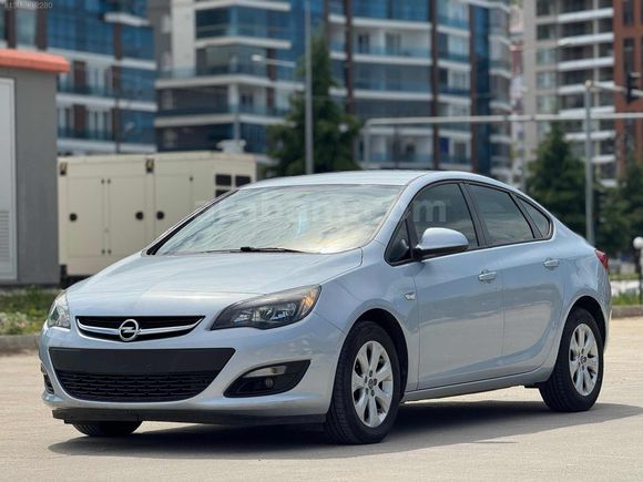 AUTO İFÖ'DEN 2017 ASTRA OTOMATİK HATASIZ DÜŞÜK KM
