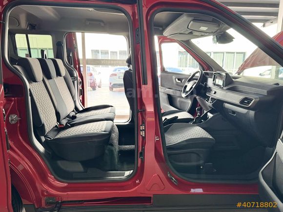 2024 FORD TOURNEO CORIER 1.5 ECOBLUE TİTANİUM