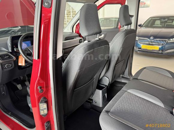 2024 FORD TOURNEO CORIER 1.5 ECOBLUE TİTANİUM