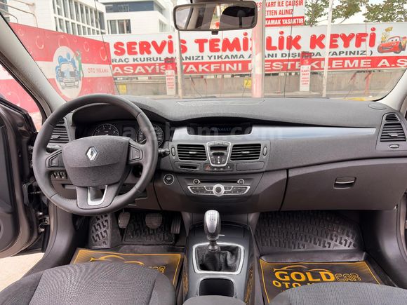 Sahibinden Renault Laguna 1.6 Expression 2010 Model