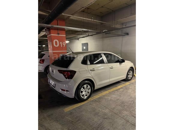 2023 temiz polo 35.400 km  