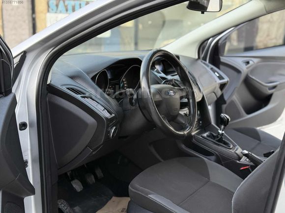 2012 FORD FOCUS 1.6TDCİ DEĞİŞENSİZ EMSALSİZ TEMİZLİKTE