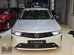 TİTANYUM OTOMOTİV 2023 ASTRA 1.2 TURBO MANUEL 35 BİN KM