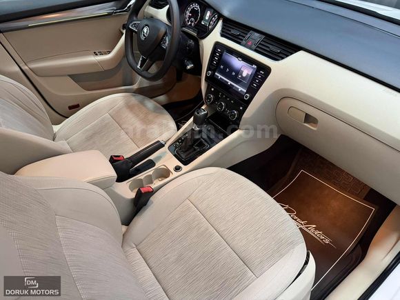 2017 HATASIZ OCTAVIA STYLE CAM TAVAN/LED FAR/ 130.000KM