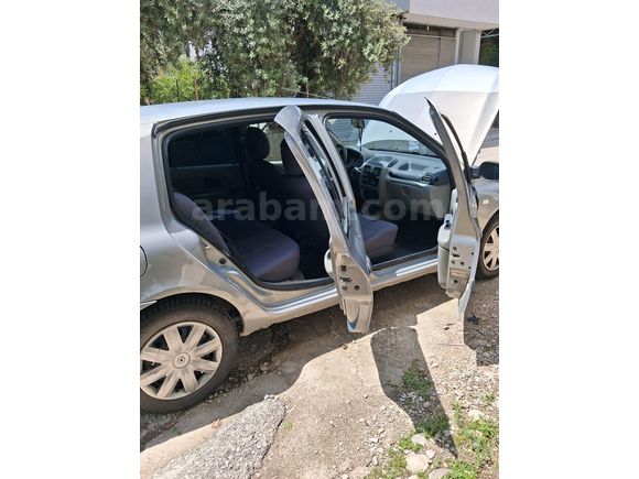 Degisensiz Renault Clio 1.5 dCi Alize