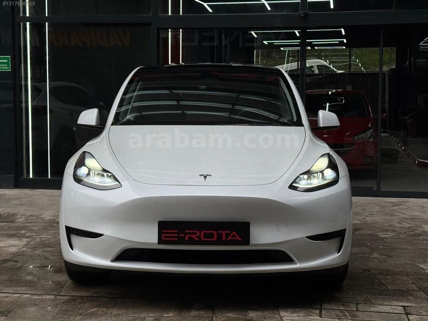 Galeriden Tesla Model Y Performance (Legacy) 2025 Model İstanbul 31.000 km Beyaz 2