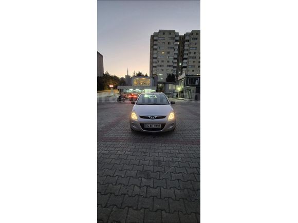Hyundai i20 Temiz Aile Aracı