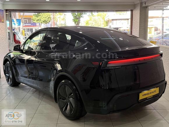 KIRBAŞLAR'DAN TESLA Y PREMİUM JUNİPER 2025 MOD 11.000 KM HATASIZ