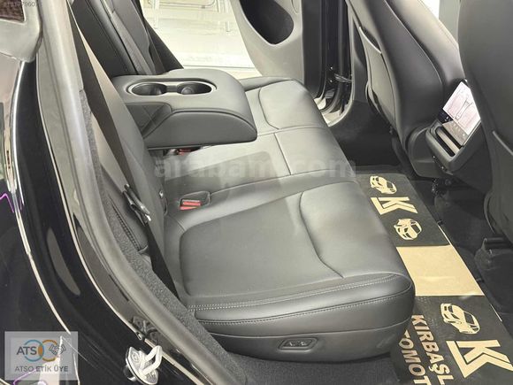 KIRBAŞLAR'DAN TESLA Y PREMİUM JUNİPER 2025 MOD 11.000 KM HATASIZ
