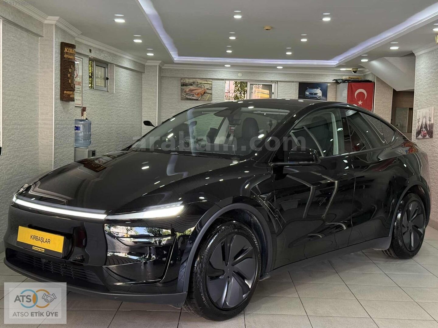 Galeriden Tesla Model Y Performance (Legacy) 2025 Model Antalya 13.000 km Siyah 3