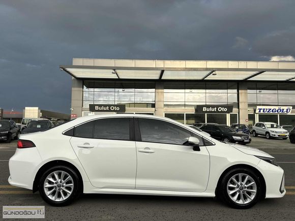 HATASIZ 2022 MODEL TOYOTA COROLLA 1.5 DREAM MULTİDRİVE S