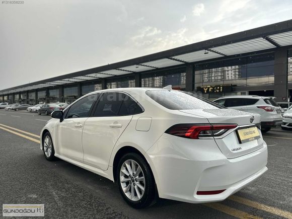 HATASIZ 2022 MODEL TOYOTA COROLLA 1.5 DREAM MULTİDRİVE S