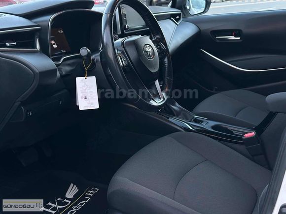 HATASIZ 2022 MODEL TOYOTA COROLLA 1.5 DREAM MULTİDRİVE S