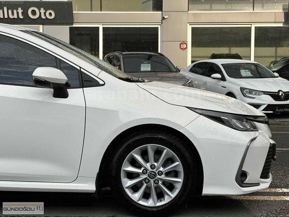 HATASIZ 2022 MODEL TOYOTA COROLLA 1.5 DREAM MULTİDRİVE S