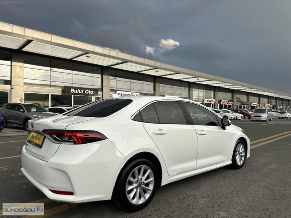 HATASIZ 2022 MODEL TOYOTA COROLLA 1.5 DREAM MULTİDRİVE S