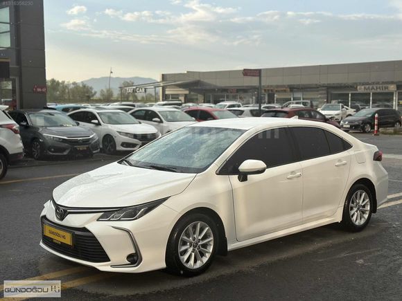 HATASIZ 2022 MODEL TOYOTA COROLLA 1.5 DREAM MULTİDRİVE S