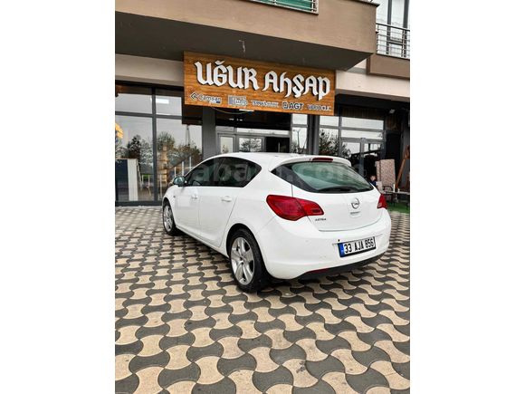 Sahibinden Opel Astra 1.6 Edition 2012 Model  172000 km Beyaz