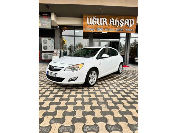 Sahibinden Opel Astra 1.6 Edition 2012 Model  172000 km Beyaz
