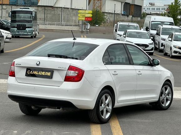 HATASIZ 94.000 KM DE 1.4 TDI STYLE OTOMATİK RAPİD