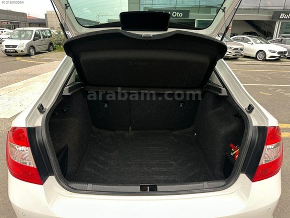 HATASIZ 94.000 KM DE 1.4 TDI STYLE OTOMATİK RAPİD