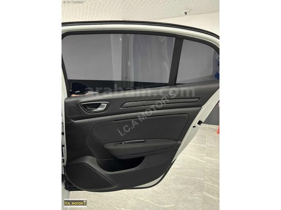 HATASIZ RENAULT MEGANE 1.5 BLUE DCI OTOMATİK DONANIMLI ARAÇ