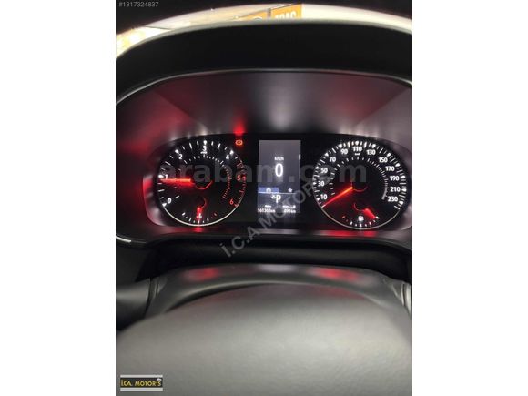 HATASIZ RENAULT MEGANE 1.5 BLUE DCI OTOMATİK DONANIMLI ARAÇ