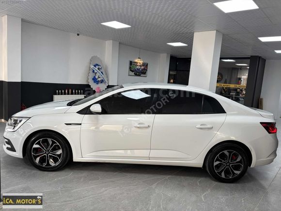 HATASIZ RENAULT MEGANE 1.5 BLUE DCI OTOMATİK DONANIMLI ARAÇ