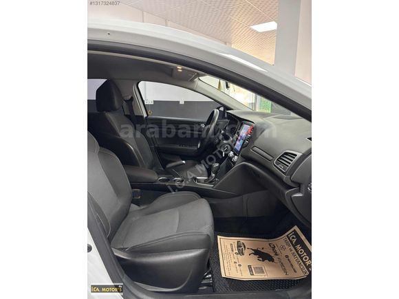 HATASIZ RENAULT MEGANE 1.5 BLUE DCI OTOMATİK DONANIMLI ARAÇ