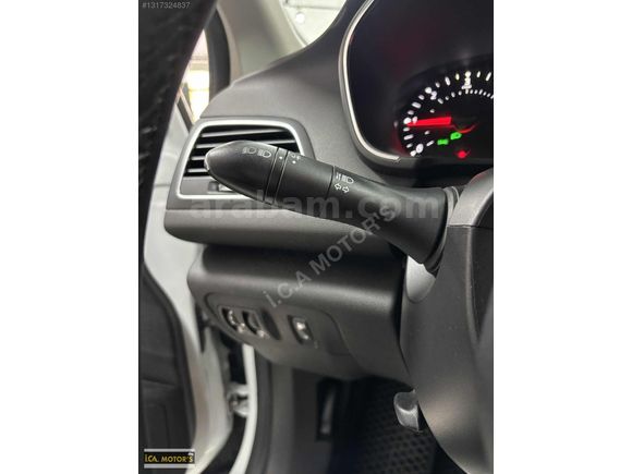 HATASIZ RENAULT MEGANE 1.5 BLUE DCI OTOMATİK DONANIMLI ARAÇ