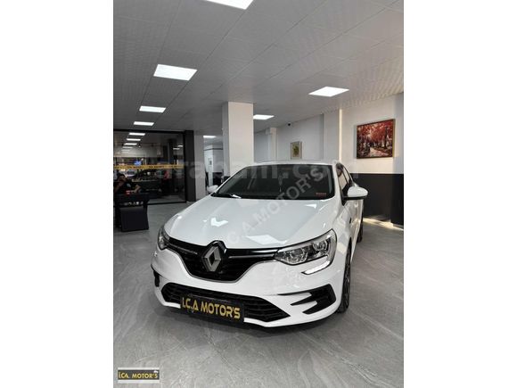 HATASIZ RENAULT MEGANE 1.5 BLUE DCI OTOMATİK DONANIMLI ARAÇ