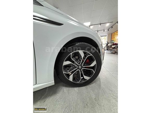 HATASIZ RENAULT MEGANE 1.5 BLUE DCI OTOMATİK DONANIMLI ARAÇ