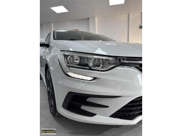 HATASIZ RENAULT MEGANE 1.5 BLUE DCI OTOMATİK DONANIMLI ARAÇ