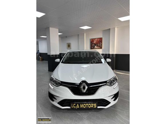 HATASIZ RENAULT MEGANE 1.5 BLUE DCI OTOMATİK DONANIMLI ARAÇ